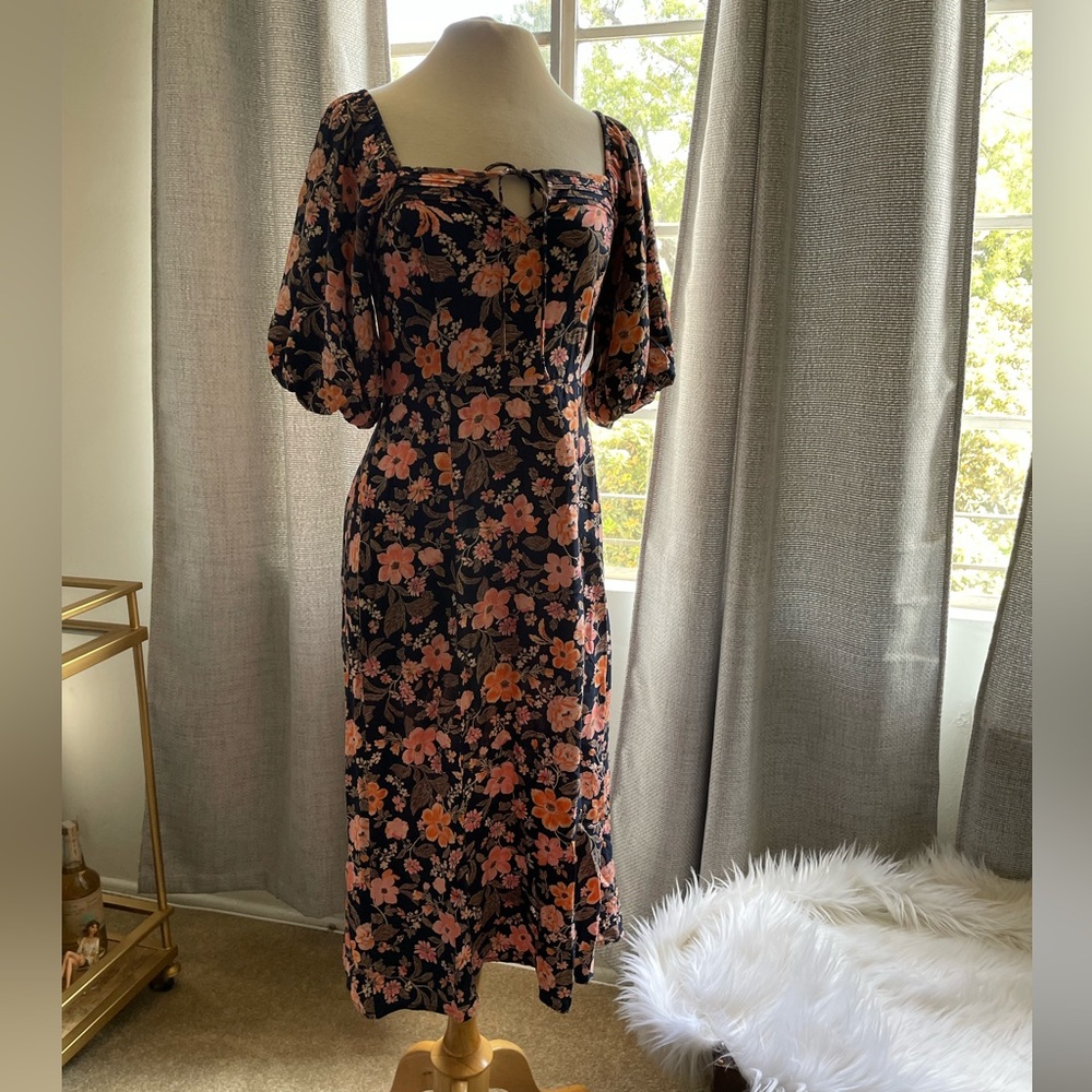 NWT Old Navy floral summer midi dress.  Size small.